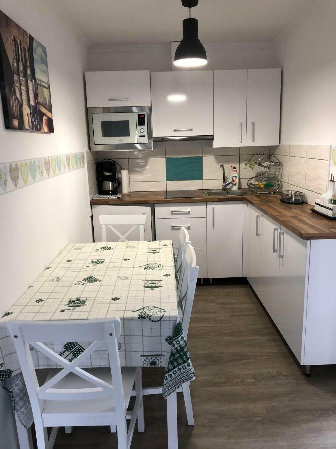 Laura-haus *